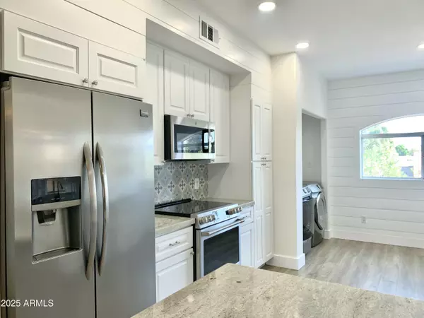 Scottsdale, AZ 85258,8653 E ROYAL PALM Road #2010