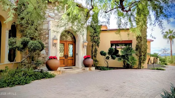 4836 E White Gates Drive, Phoenix, AZ 85018