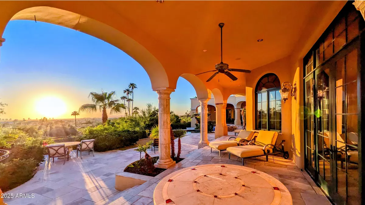 Phoenix, AZ 85018,4836 E White Gates Drive