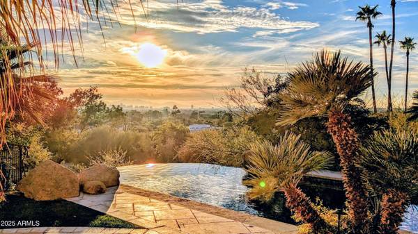 Phoenix, AZ 85018,4836 E White Gates Drive