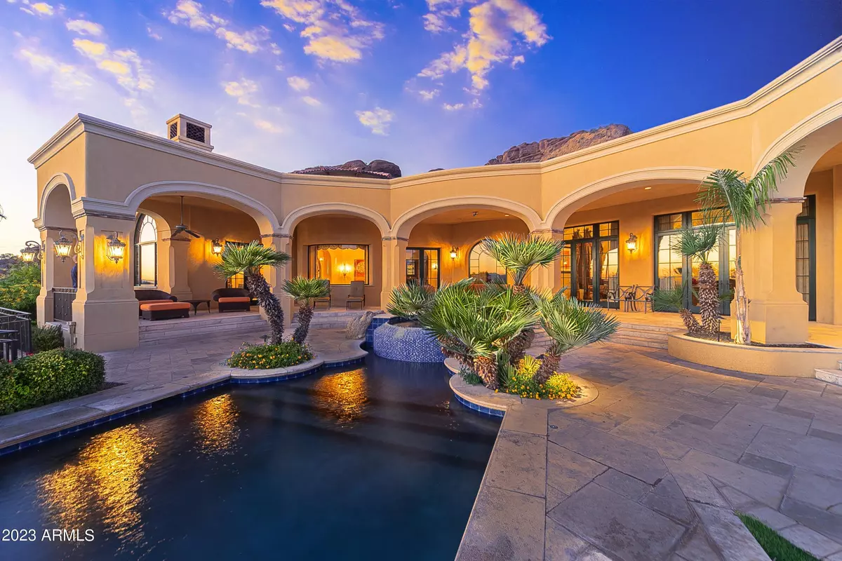 Phoenix, AZ 85018,4836 E White Gates Drive