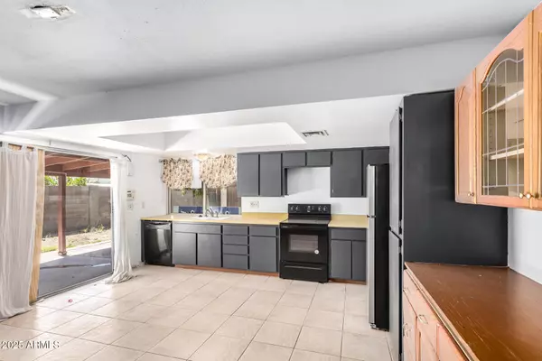 Phoenix, AZ 85023,2335 W Caribbean Lane