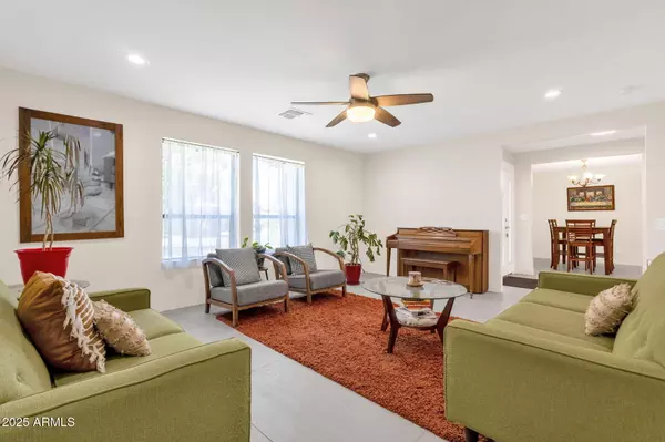Tempe, AZ 85283,949 E Eveningstar Lane
