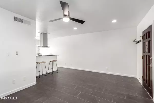 Phoenix, AZ 85014,749 E MONTEBELLO Avenue #228