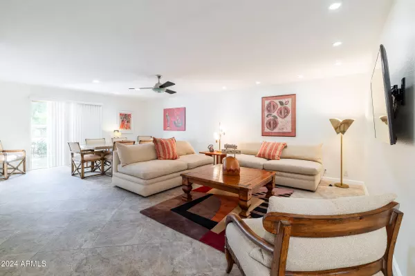 Scottsdale, AZ 85258,8129 E DEL LATON Drive