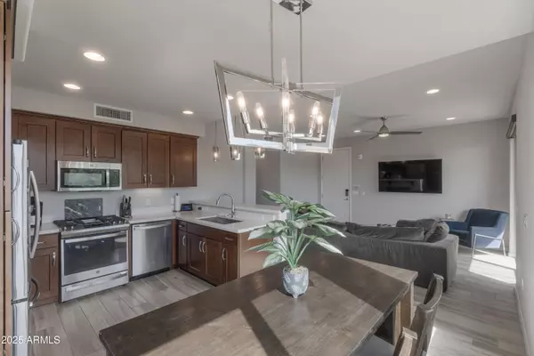 Phoenix, AZ 85054,17850 N 68th Street #2045