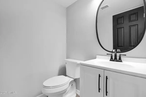 Phoenix, AZ 85022,815 E GROVERS Avenue #8