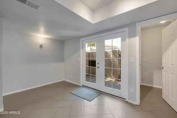 Phoenix, AZ 85024,19601 N 7TH Street #1070