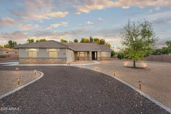 13013 E BROOKS FARM Road, Chandler, AZ 85249