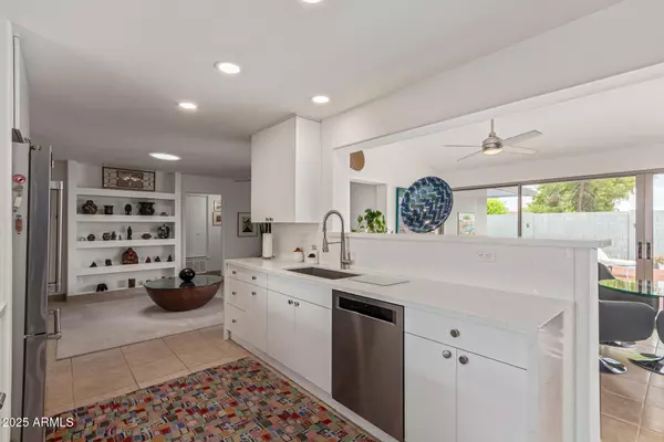 Tempe, AZ 85282,644 E LA JOLLA Drive