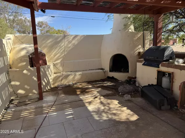 Apache Junction, AZ 85119,851 E JUNCTION Street