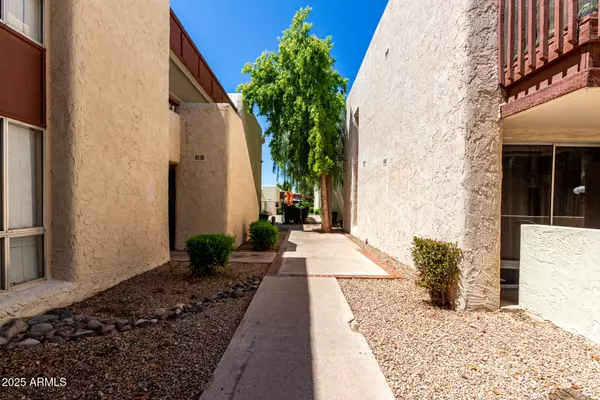 Phoenix, AZ 85018,3828 N 32ND Street #232