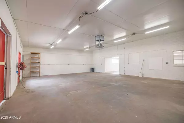 Phoenix, AZ 85015,2423 W CAMPBELL Avenue