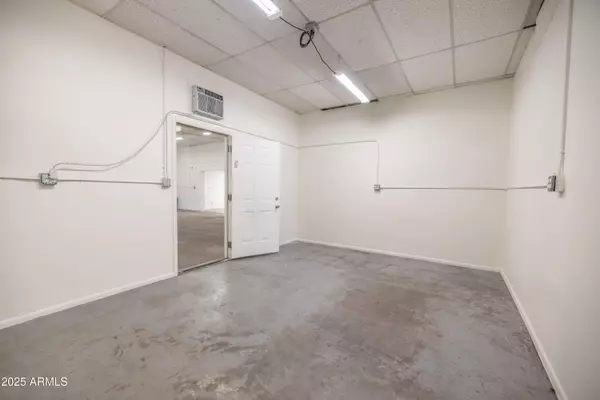 Phoenix, AZ 85015,2423 W CAMPBELL Avenue