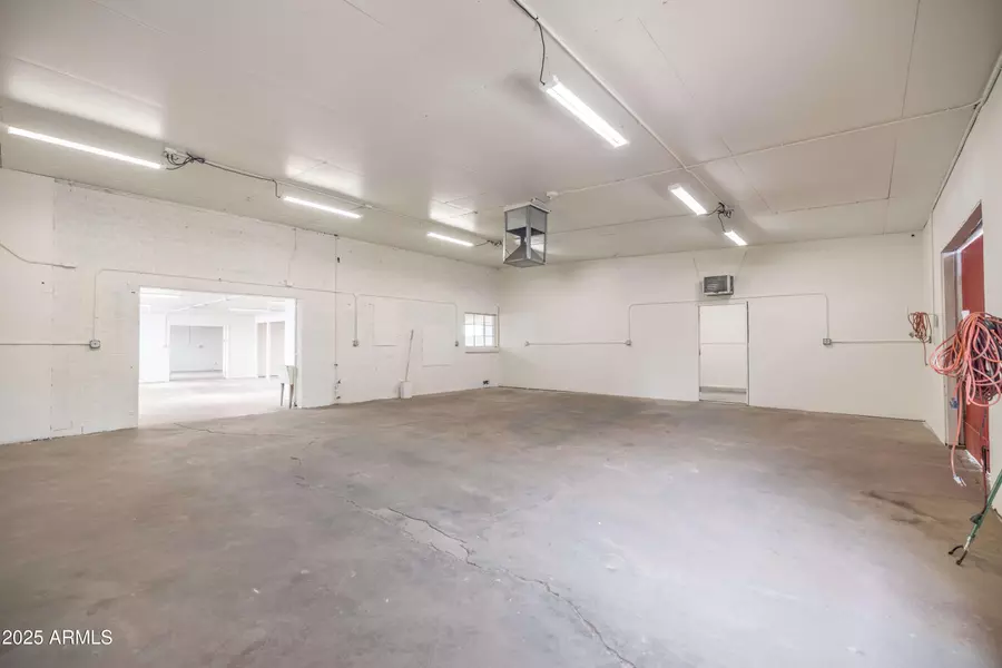 2423 W CAMPBELL Avenue, Phoenix, AZ 85015