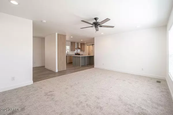 Mesa, AZ 85208,8559 E CORALBELL Avenue