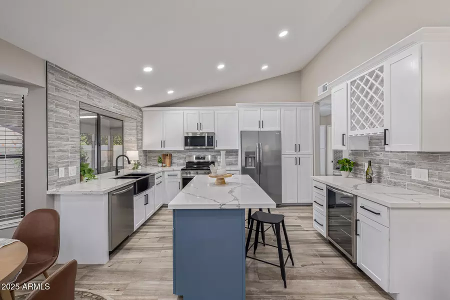 9152 W ORAIBI Drive, Peoria, AZ 85382