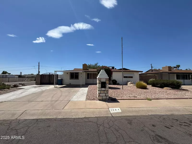 1284 S LAWTHER Drive, Apache Junction, AZ 85120
