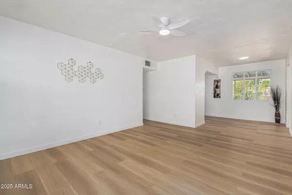 Phoenix, AZ 85015,6231 N 25TH Avenue