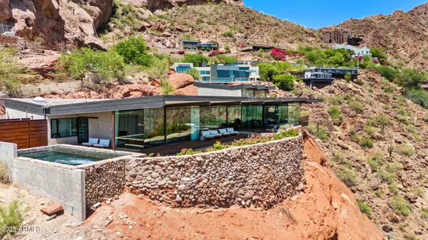 Phoenix, AZ 85018,4925 E RED ROCK Drive #43