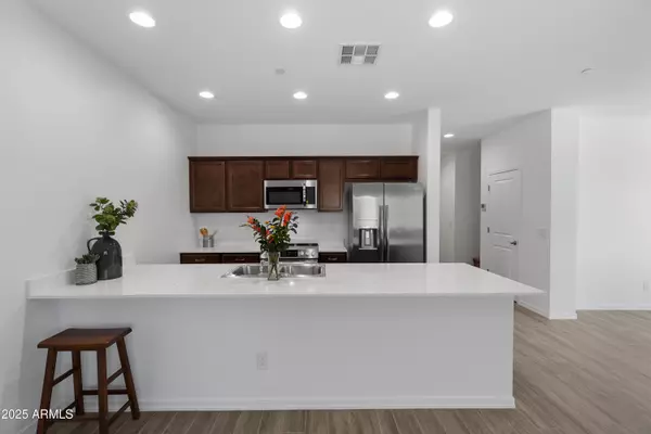 Phoenix, AZ 85032,15636 N 29TH Street #1