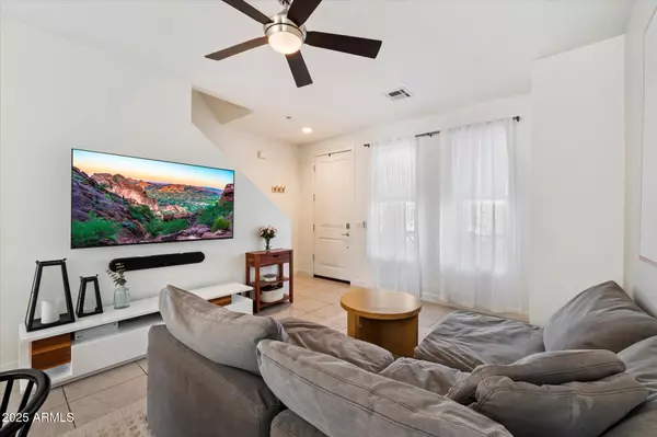 Phoenix, AZ 85018,3030 N 38TH Street #110