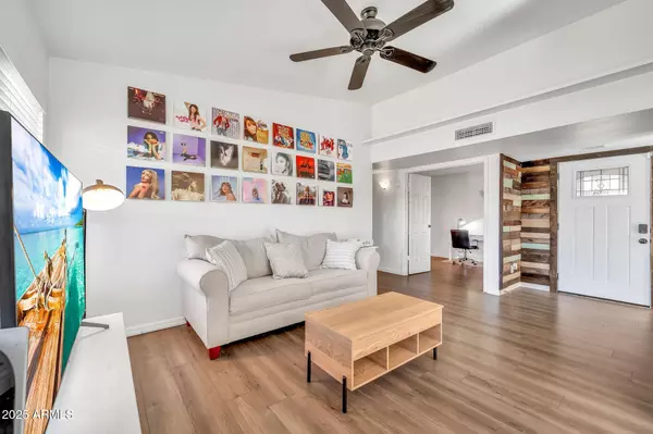 Phoenix, AZ 85023,14801 N 25TH Drive #2