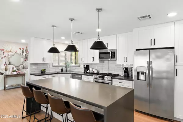 Scottsdale, AZ 85251,8602 E MITCHELL Drive