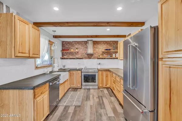 Apache Junction, AZ 85120,723 W 5TH Avenue