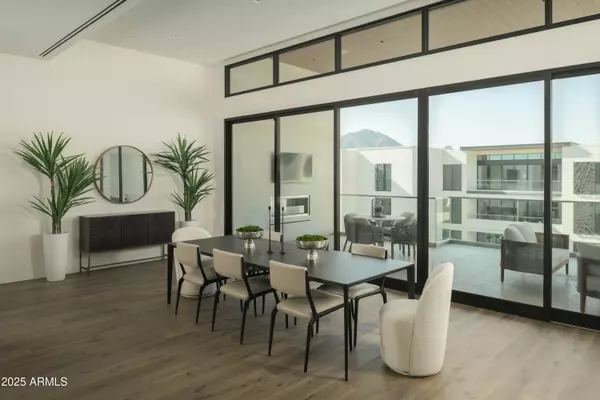 Paradise Valley, AZ 85253,6587 N PALMERAIE Boulevard #3020