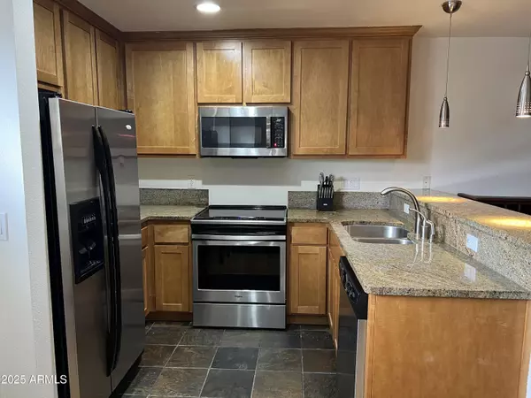 Phoenix, AZ 85032,4704 E PARADISE VILLAGE Parkway N #129