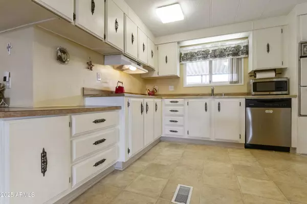 Mesa, AZ 85208,8304 E DESERT Trail