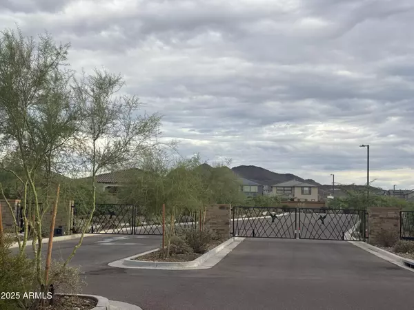 1929 W Burnside Trail, Phoenix, AZ 85085