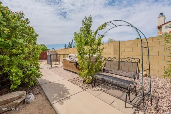 Phoenix, AZ 85024,1023 E ESCUDA Drive