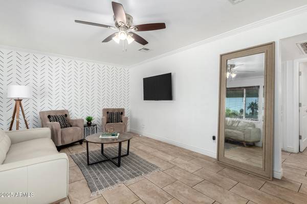 Phoenix, AZ 85008,3212 E GRANADA Road E