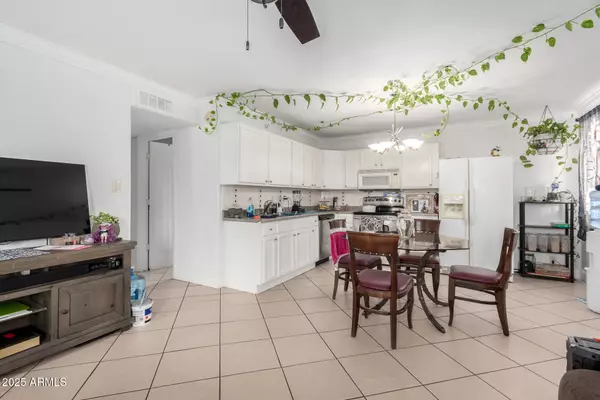 Phoenix, AZ 85040,2501 E SOUTHGATE Avenue