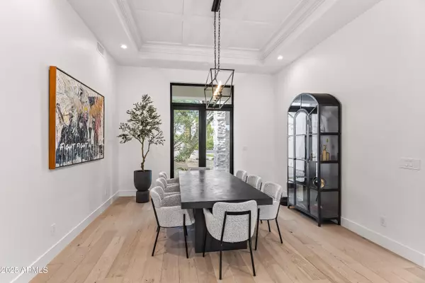 Paradise Valley, AZ 85253,6725 E BELMONT Court