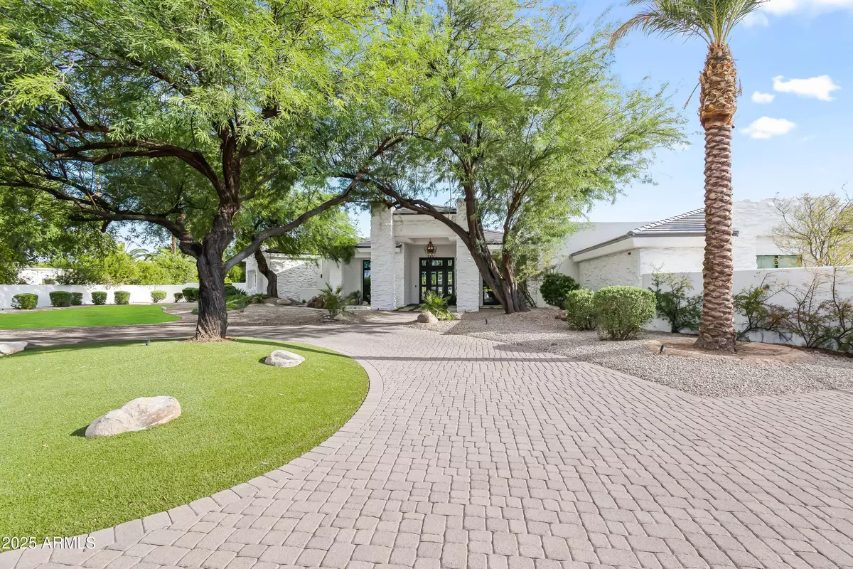 Paradise Valley, AZ 85253,6725 E BELMONT Court