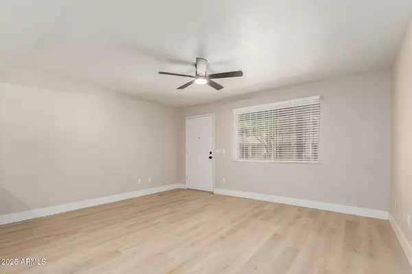 Phoenix, AZ 85020,8838 N 8TH Street #B12