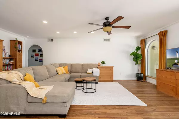 Scottsdale, AZ 85254,6017 E ACOMA Drive