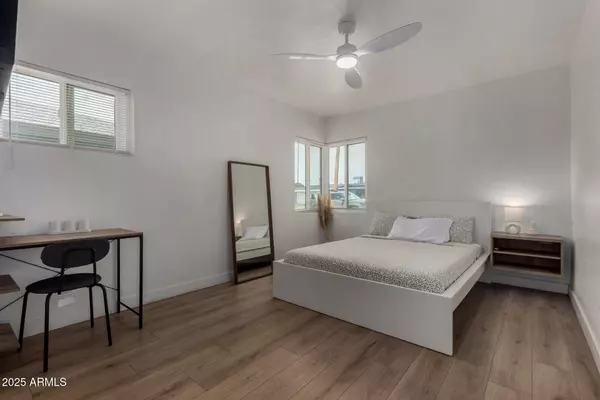 Phoenix, AZ 85013,829 W MITCHELL Drive