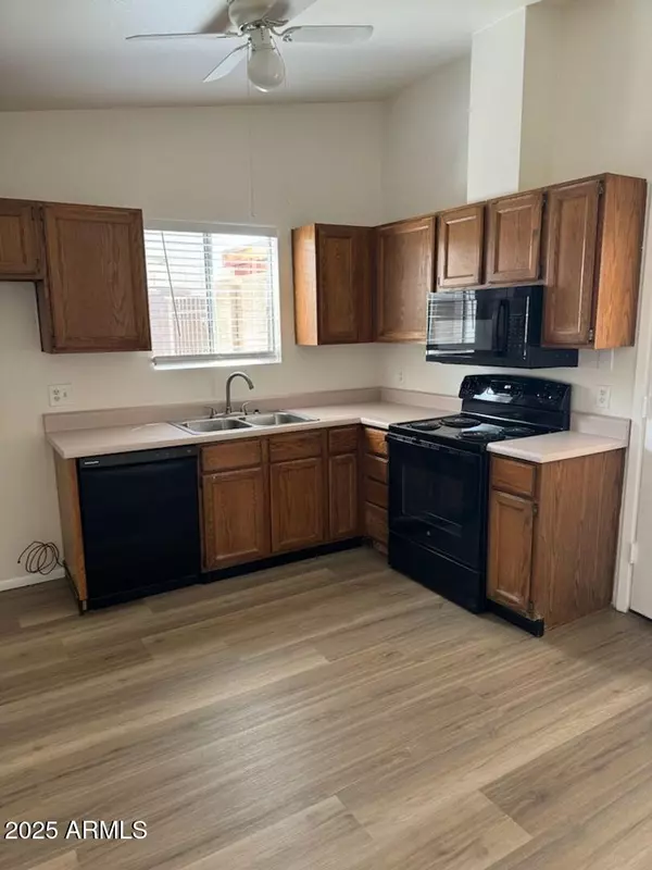 Phoenix, AZ 85024,502 E WICKIEUP Lane