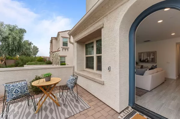 Chandler, AZ 85248,4077 S SABRINA Drive #127