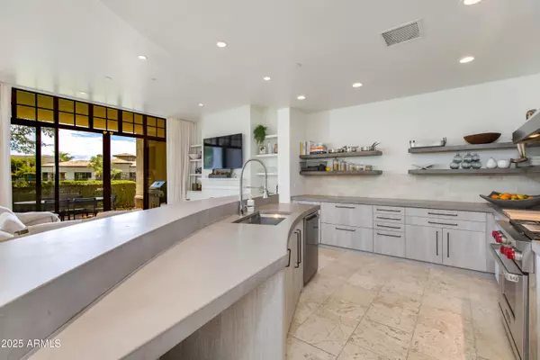 Phoenix, AZ 85016,8 E BILTMORE Estate #110