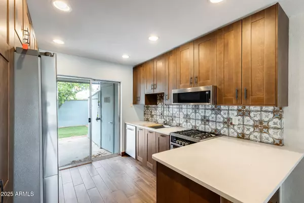 7141 N 16TH Street #6, Phoenix, AZ 85020