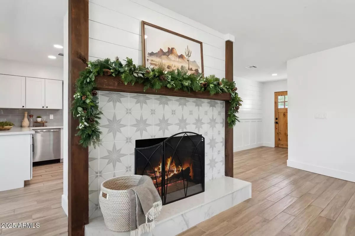 Phoenix, AZ 85020,1028 E MANZANITA Drive