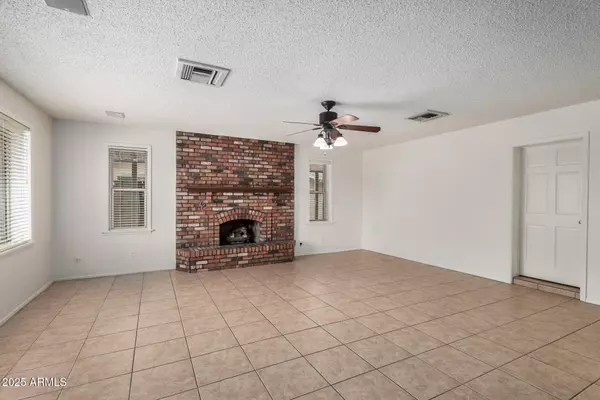 Scottsdale, AZ 85251,8325 E HAZELWOOD Street
