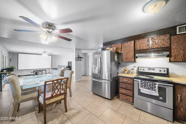 Phoenix, AZ 85035,2024 N 64th Lane