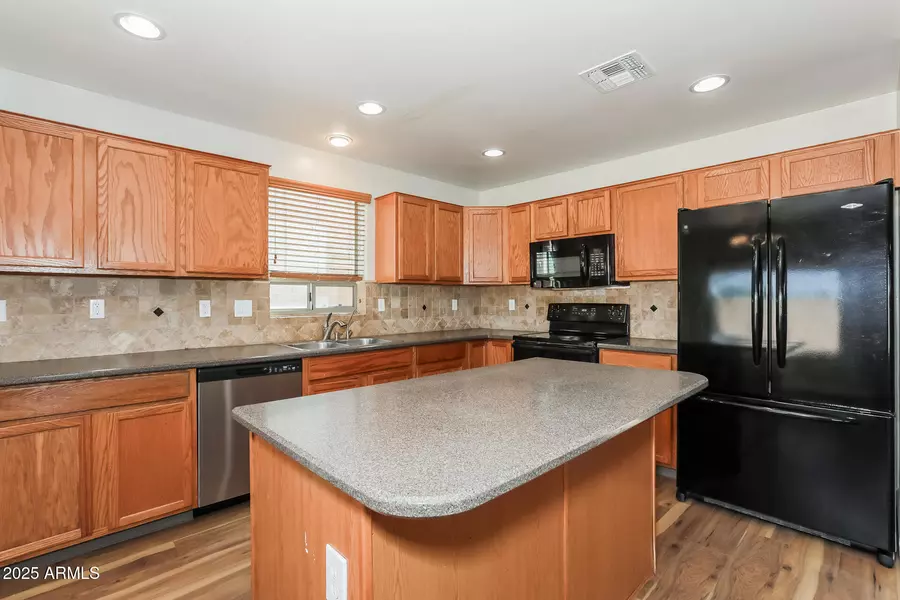 298 W DANA Drive, San Tan Valley, AZ 85143