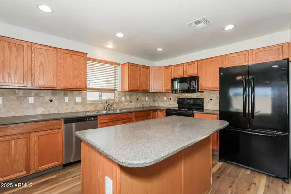 298 W DANA Drive, San Tan Valley, AZ 85143